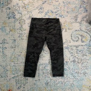 Lulu cropped leggings